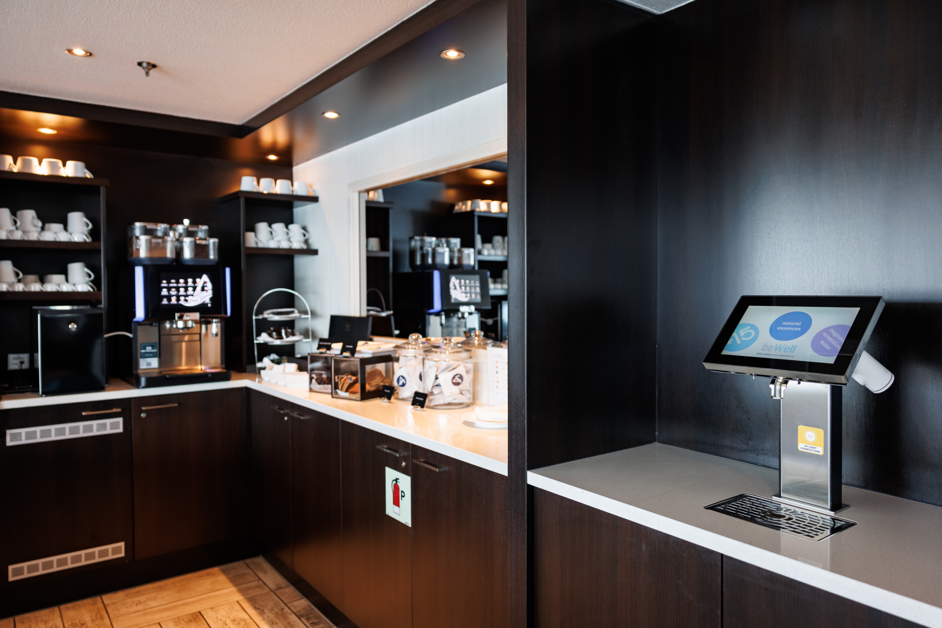 Avalon Vista - Club Lounge